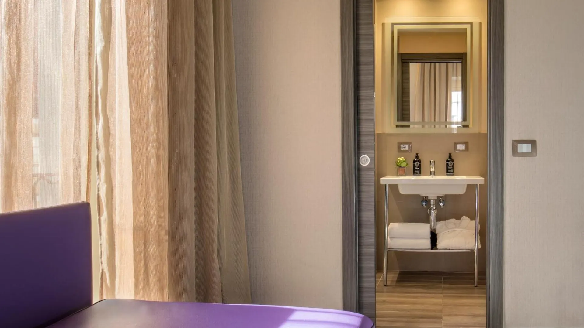 The Republic Hotel Rome 4*,