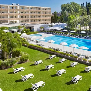 Crowne Plaza St. Peter's By Ihg מלון