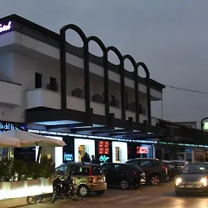 Business 3*, Casoria İtalya